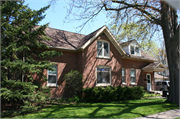 317 4TH ST, a Gabled Ell house, built in De Pere, Wisconsin in 1900.