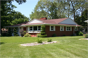 803 W ST FRANCIS RD 803 W ST FRANCIS RD, a Ranch house, built in De Pere, Wisconsin in 1955.