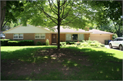 842 E ST FRANCIS RD, a Ranch house, built in De Pere, Wisconsin in 1954.