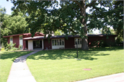 867 W ST FRANCIS RD, a Contemporary house, built in De Pere, Wisconsin in 1957.
