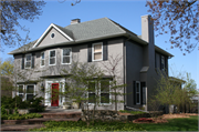 1012 FOX RIVER DR, a Colonial Revival/Georgian Revival house, built in De Pere, Wisconsin in 1909.