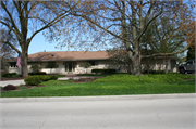 1208 FOX RIVER DR, a Ranch house, built in De Pere, Wisconsin in 1957.
