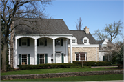 1218 FOX RIVER DR, a Colonial Revival/Georgian Revival house, built in De Pere, Wisconsin in 1939.