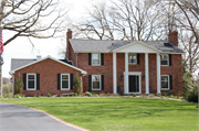 1543 FOX RIDGE CT, a Colonial Revival/Georgian Revival house, built in De Pere, Wisconsin in 1979.