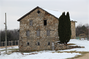 N8633 STATE HIGHWAY 22, a Astylistic Utilitarian Building barn, built in Marcellon, Wisconsin in 1858.