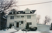 1106 SHERMAN AVE, a Prairie School house, built in Madison, Wisconsin in 1914.