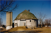 2605 W COLLEY RD, a Astylistic Utilitarian Building barn-centric, built in Beloit, Wisconsin in 1911.