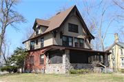 417 MULBERRY ST, a Craftsman house, built in Lake Mills, Wisconsin in 1905.