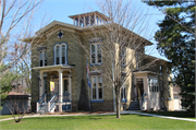 512 MULBERRY ST, a Italianate house, built in Lake Mills, Wisconsin in 1869.