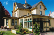 1211 Main St, a Queen Anne house, built in Racine, Wisconsin in 1890.