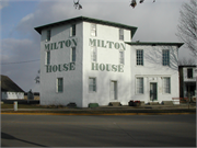 18 S JANESVILLE ST, a Octagon hotel/motel, built in Milton, Wisconsin in 1844.