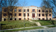 547 N PARK ST, a Colonial Revival/Georgian Revival hospital, built in Reedsburg, Wisconsin in 1932.