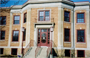 547 N PARK ST, a Colonial Revival/Georgian Revival hospital, built in Reedsburg, Wisconsin in 1932.