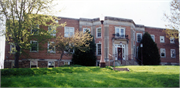547 N PARK ST, a Colonial Revival/Georgian Revival hospital/medical clinic, built in Reedsburg, Wisconsin in 1932.