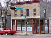 1054 WILLIAMSON ST, a Commercial Vernacular retail building, built in Madison, Wisconsin in 1901.
