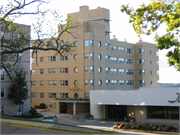 666 WISCONSIN AVE, a Art/Streamline Moderne lodging-hotel, built in Madison, Wisconsin in 1948.