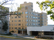 666 WISCONSIN AVE, a Art/Streamline Moderne hotel/motel, built in Madison, Wisconsin in 1948.