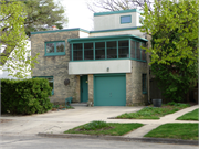 2741 CHAMBERLAIN AVE, a International Style house, built in Madison, Wisconsin in 1937.