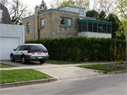 2741 CHAMBERLAIN AVE, a International Style house, built in Madison, Wisconsin in 1937.