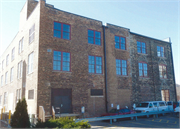 301 S BLOUNT ST / 706 WILLIAMSON ST, a Commercial Vernacular industrial building, built in Madison, Wisconsin in 1898.