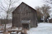 Lutze Housebarn, a Building.