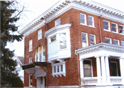 2924 E NEWBERRY BLVD, a Colonial Revival/Georgian Revival house, built in Milwaukee, Wisconsin in 1897.