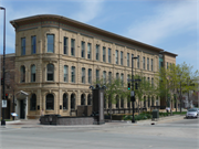 1 N PINCKNEY ST, a Italianate bank/financial institution, built in Madison, Wisconsin in 1871.