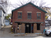 811 WILLIAMSON ST, a Front Gabled blacksmith shop, built in Madison, Wisconsin in 1872.