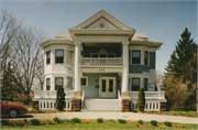 200 N 2ND ST 200 N 2ND ST, a Neoclassical/Beaux Arts house, built in Mount Horeb, Wisconsin in 1911.