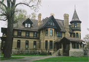 537 E WISCONSIN AVE, a Queen Anne house, built in Neenah, Wisconsin in 1883.