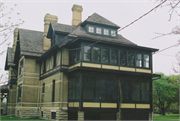 537 E WISCONSIN AVE, a Queen Anne house, built in Neenah, Wisconsin in 1883.