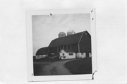 N1782 WELSH RD, AT FIVE MILE RD, SE CNR, a Astylistic Utilitarian Building barn, built in Emmet, Wisconsin in .