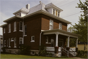 729 S 5TH AVE 729 S 5TH AVE, a American Foursquare house, built in La Crosse, Wisconsin in 1903.
