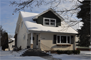 915 LINCOLN BLVD, a Bungalow house, built in Manitowoc, Wisconsin in 1922.