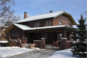 925 LINCOLN BLVD, a Craftsman house, built in Manitowoc, Wisconsin in 1920.