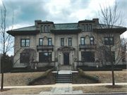 2909 E NEWBERRY BLVD, a Neoclassical/Beaux Arts house, built in Milwaukee, Wisconsin in 1917.