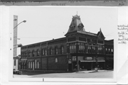 200 E COLLEGE AVE, a Italianate large retail building, built in Appleton, Wisconsin in 1891.