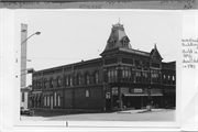 200 E COLLEGE AVE, a Italianate retail building, built in Appleton, Wisconsin in 1891.