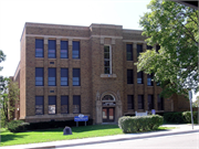 124 2nd ST, a Prairie School elementary, middle, jr.high, or high, built in Baraboo, Wisconsin in 1928.