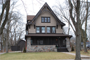 417 MULBERRY ST, a Craftsman house, built in Lake Mills, Wisconsin in 1905.