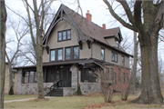 417 MULBERRY ST, a Craftsman house, built in Lake Mills, Wisconsin in 1905.