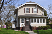 829 LINCOLN BLVD 829 LINCOLN BLVD, a Front Gabled house, built in Manitowoc, Wisconsin in 1916.