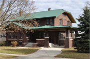 925 LINCOLN BLVD, a Craftsman house, built in Manitowoc, Wisconsin in 1920.