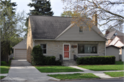 719 OAK ST 719 OAK ST, a Colonial Revival/Georgian Revival house, built in Manitowoc, Wisconsin in 1952.