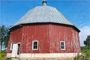 S4680 Rocky Point Road, a Astylistic Utilitarian Building centric barn, built in Greenfield, Wisconsin in 1916.