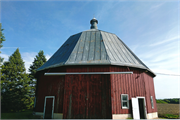 Simonds 10-Sided Barn, a Building.