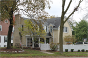 9555 HARDING BLVD, a Colonial Revival/Georgian Revival house, built in Wauwatosa, Wisconsin in 1936.