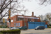 1025 E LOCUST ST, a Astylistic Utilitarian Building industrial bldg/manufacturing facility, built in Milwaukee, Wisconsin in 1914.
