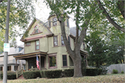 7832 WARREN AVE 7832 WARREN AVE, a Queen Anne house, built in Wauwatosa, Wisconsin in 1892.