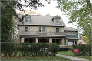 7900 WARREN AVE, a Colonial Revival/Georgian Revival house, built in Wauwatosa, Wisconsin in 1908.